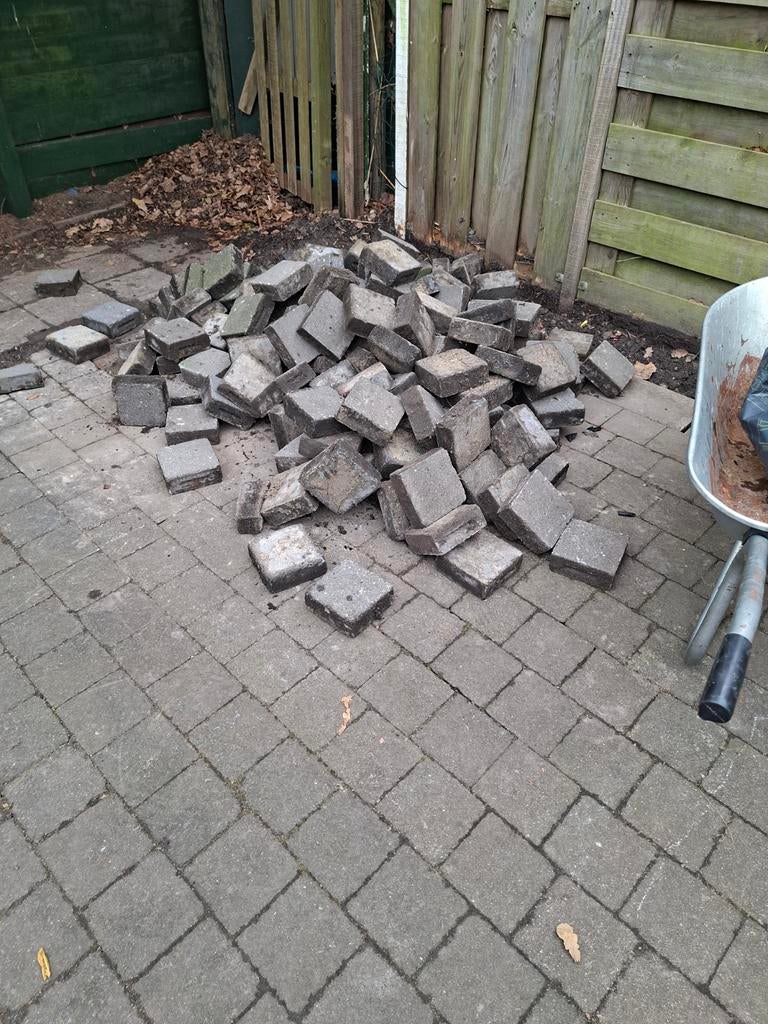 GRATIS tuintegels 15x15 ongeveer 20 m2, Tuin en Terras, Grind, Keien en Split, Ophalen of Verzenden, Gebruikt