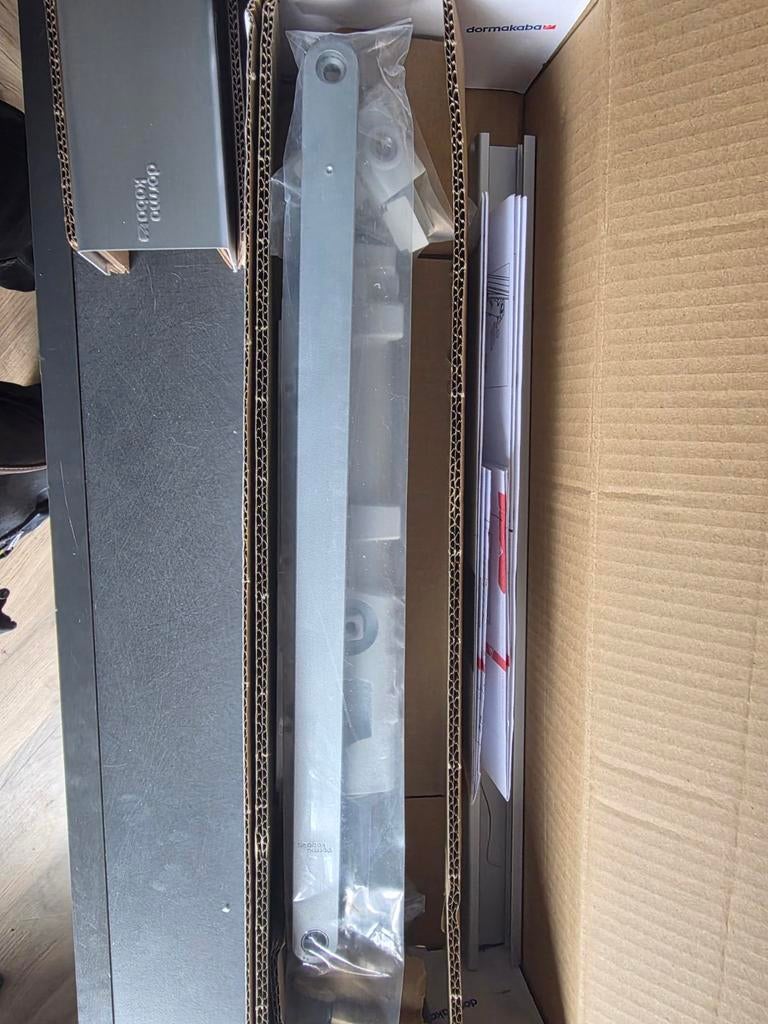 Nieuwe Dormakaba deurdrangers - Set van 4 stuks, Ophalen, Nieuw, Overige materialen, Overige typen