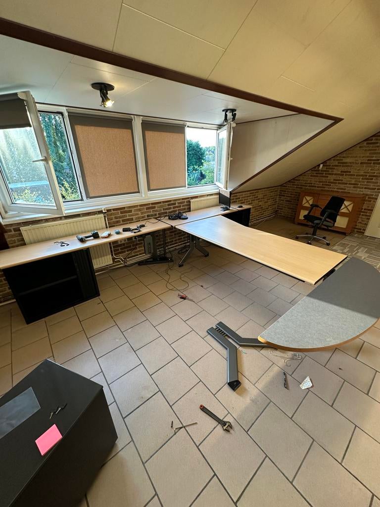 Groot bureau met opbergruimtes, Demontabel, Gebruikt, Hout, Bruin