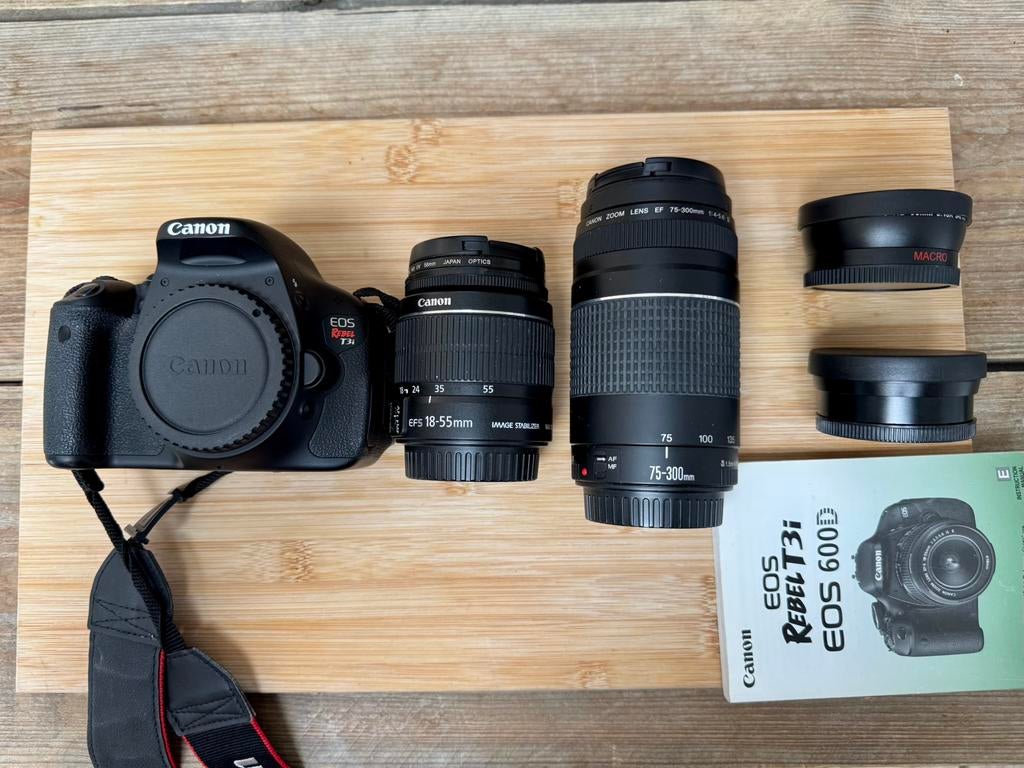 Complete Canon EOS 600D (Rebel T3i) set + 4 lenzen, Spiegelreflex, Canon, Ophalen of Verzenden, Zo goed als nieuw
