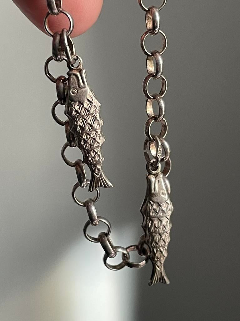 Antiek zilveren jasseron armbandje met twee visbedels, Sieraden, Tassen en Uiterlijk, Armbanden, Ophalen of Verzenden, Zo goed als nieuw