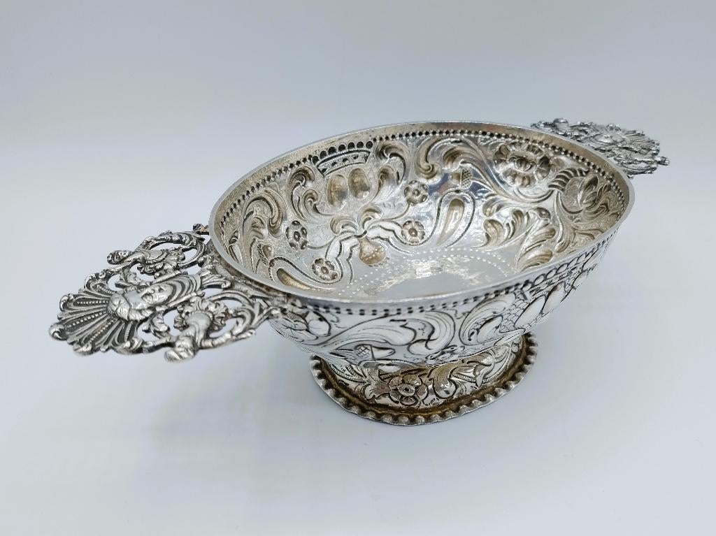 Zilveren brandewijnkom W.C. Schreuder, Sneek, 1730, Antiek en Kunst, Antiek | Goud en Zilver, Zilver, Verzenden