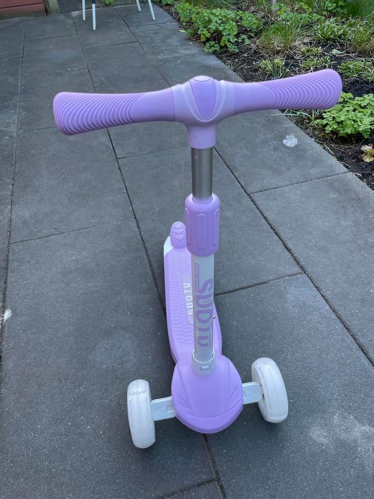 SUOTU kinderstep met lichtgevende wielen, Ophalen, Zo goed als nieuw, Gewone step