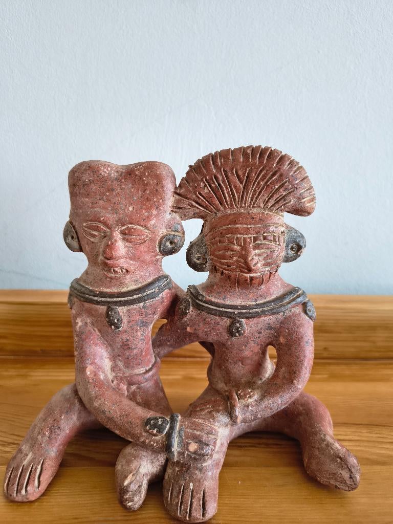 Mexicaans Beeldje – Omhelzend Koppel – Terracotta Folk Art, Groep mensen, Minder dan 20 cm, Ophalen of Verzenden, Handgemaakt