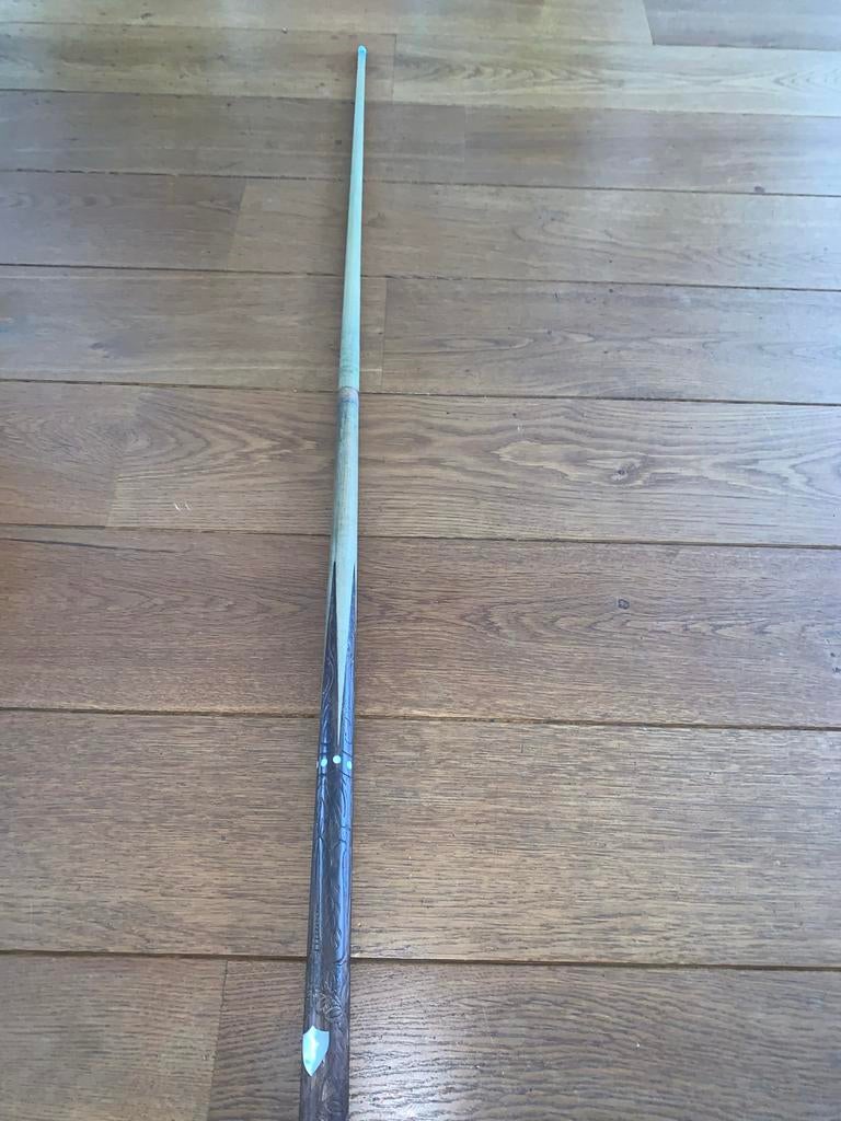 Biljartkeu met parelmoer inleg en koffer, Ophalen of Verzenden, Keu of Ballen