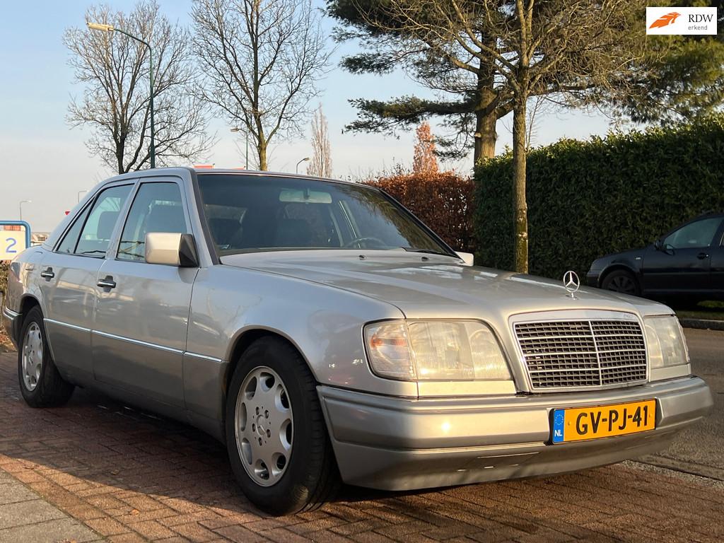Mercedes-Benz E-klasse 200 *NAP 213.496 km | Klassieke kwali, Gebruikt, 4 cilinders, 715 kg, Origineel Nederlands