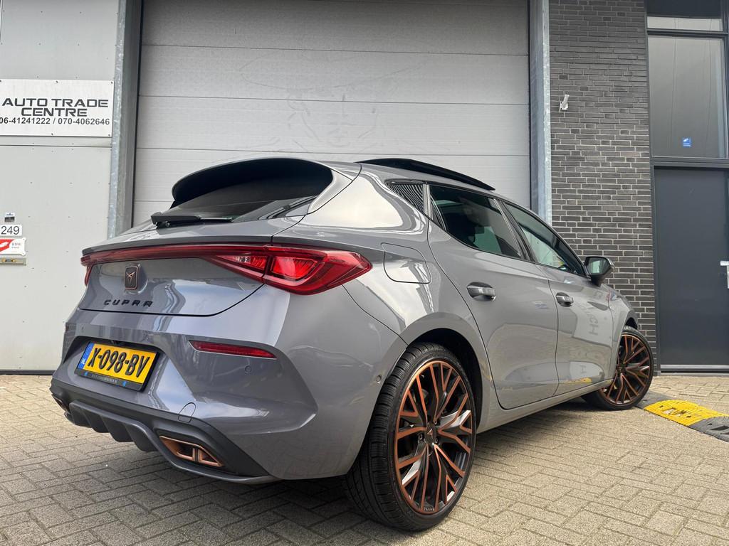 Cupra Leon 1.4 e-Hybrid 245PK VZ | Pano | Dealer OH | BTW Au, 77 km/l, Gebruikt, 4 cilinders, 150 pk