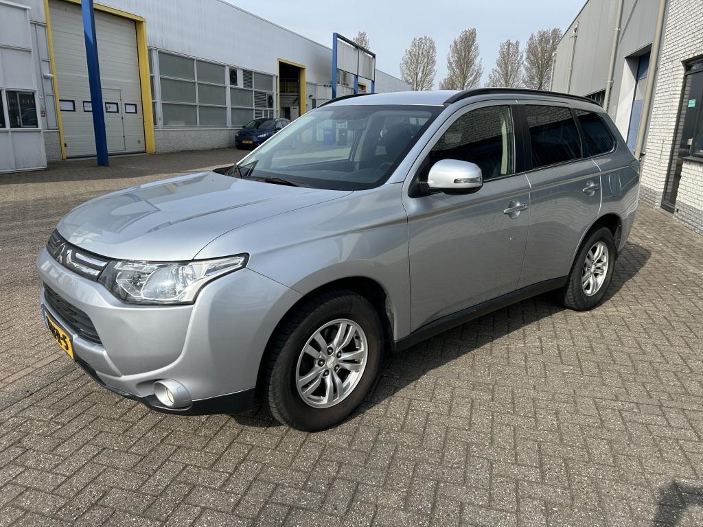 Mitsubishi Outlander 2.0 Intense CRUISE CLIMA PDC TRHK NAP!, Automaat, Stof, 4 cilinders, 150 pk