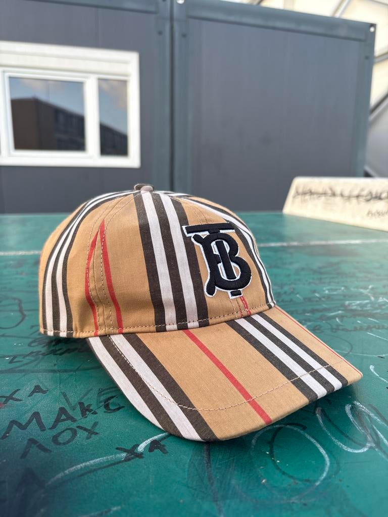 Burberry pet met strepen en logo, Ophalen, Zo goed als nieuw, One size fits all, Pet