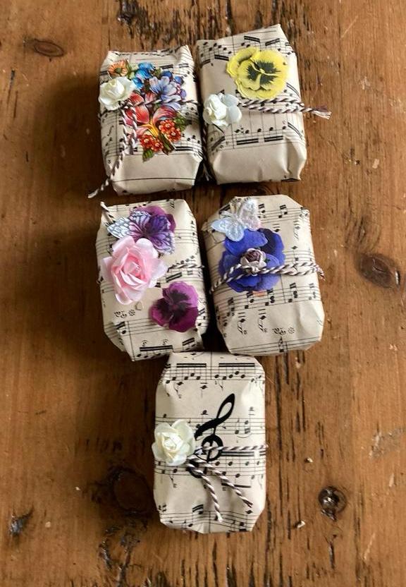 Zeepjes in Muziekpapier, Antiek en Kunst, Ophalen of Verzenden