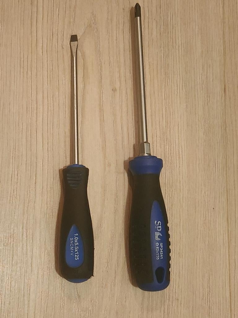 Set van 2 schroevendraaiers: Philips (SP Tools) en Sleufkop, Ophalen of Verzenden, Zo goed als nieuw