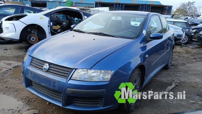 Remklauw (Tang) links-voor van een Fiat Stilo, Gebruikt, -, -, Ophalen of Verzenden