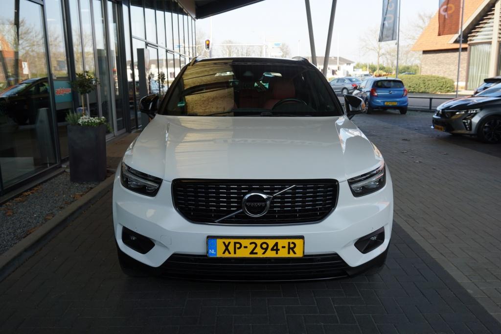 Volvo XC40 2.0 T4 R-Design | Trekhaak uitklapbaar | Navi | A, 12 maanden, 15 km/l, Euro 6, 4 cilinders