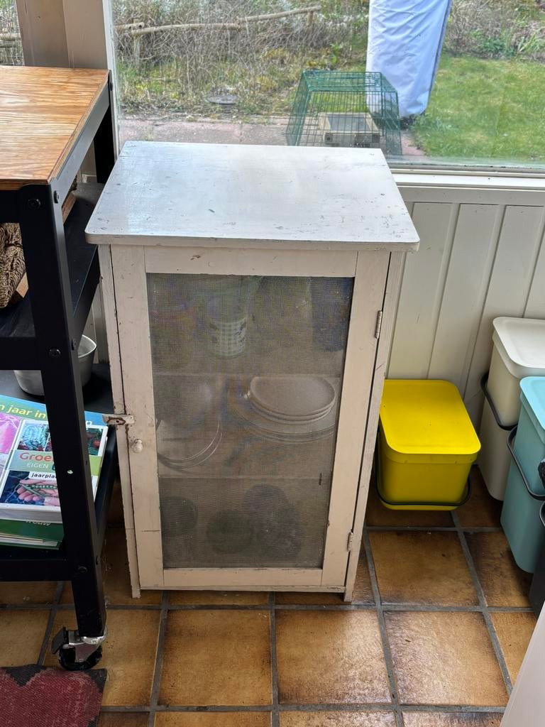 Ouderwetse voorraadkast, Tuin en Terras, Ophalen, Zo goed als nieuw, Kunststof, Overige typen