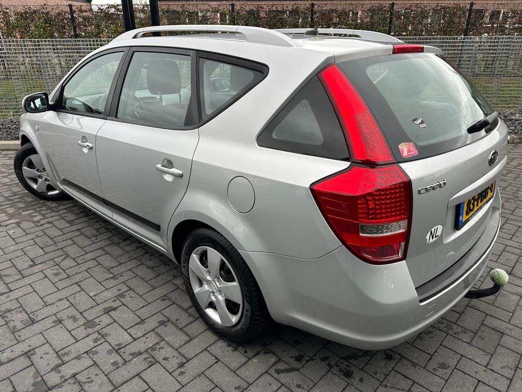 Kia Cee'd 1.4 CVVT X-tra / Navi / Airco / NAP / Carplay, Voorwielaandrijving, Euro 5, Stof, Gebruikt