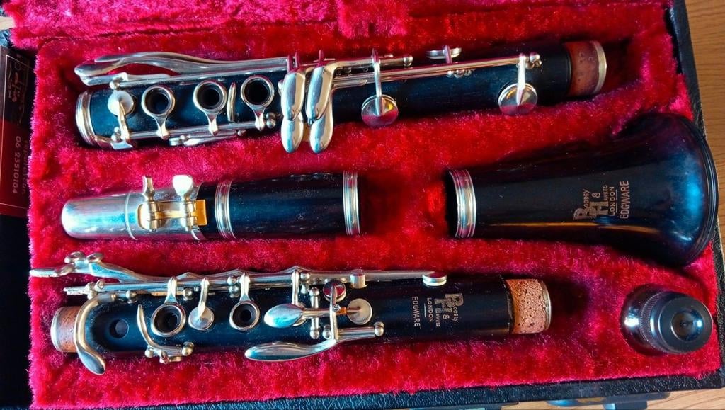 Klarinet Atelier: Betaalbare Gereviseerde Bes Klarinetten, Zo goed als nieuw, Met koffer, Hout, Ophalen