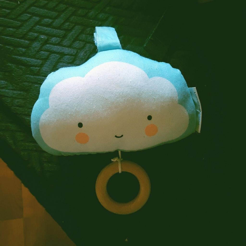Schattige Wolk mobiel met Houten Ring, , met muziek, Kinderen en Baby's, Ophalen of Verzenden, Gebruikt, Rammelaar, Met geluid