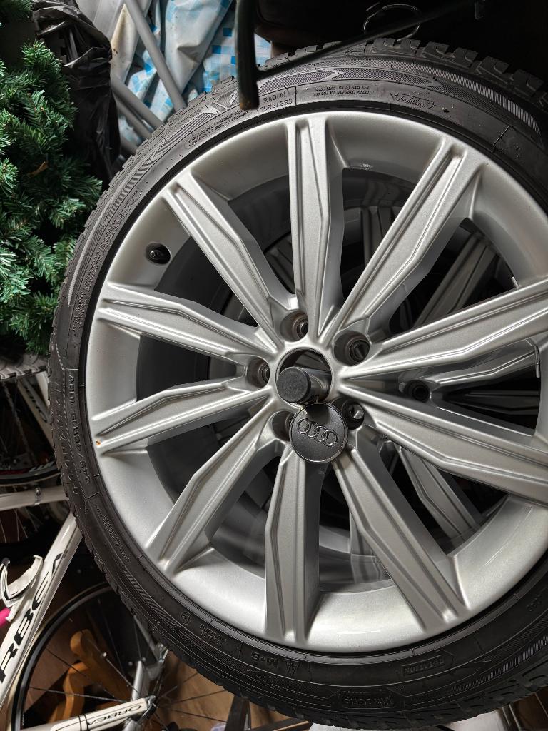 Velgen met winterbanden Audi A6 C8, Velg(en), Winterbanden, Personenwagen, Ophalen
