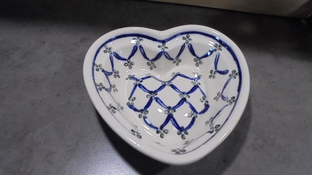 nieuw BUNZLAU pools keramiek schaaltje, hart 14x14cm, Keramiek, Nieuw, Ophalen of Verzenden, Schaal of Schalen