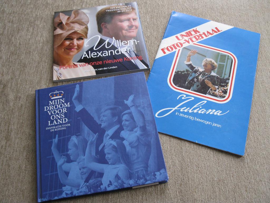 3 Boeken Koninklijkhuis en 3 mokken., Ophalen of Verzenden, Nieuw, Kaart, Foto of Prent
