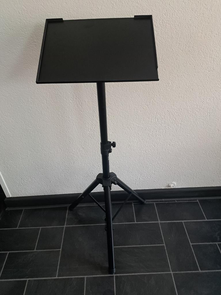 QTX laptopstandaard, Ophalen, Zo goed als nieuw, In diepte verstelbaar