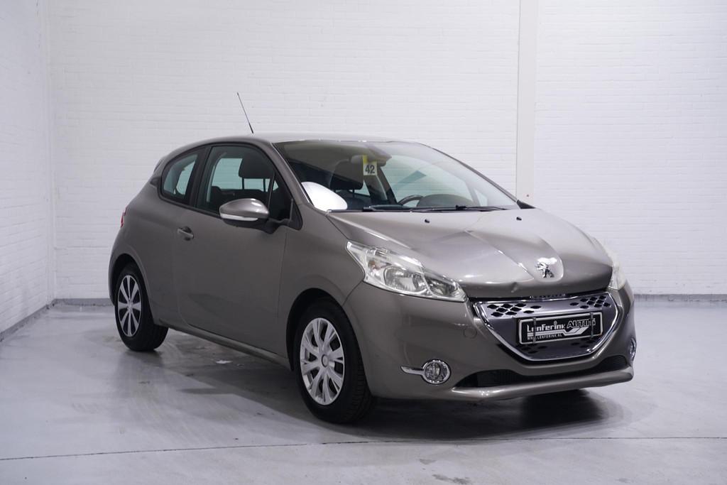 Peugeot 208 1.4 e-HDi Active NAP Navi Clima PDC, Auto's, Peugeot, Euro 5, Stof, 1398 cc, 4 cilinders