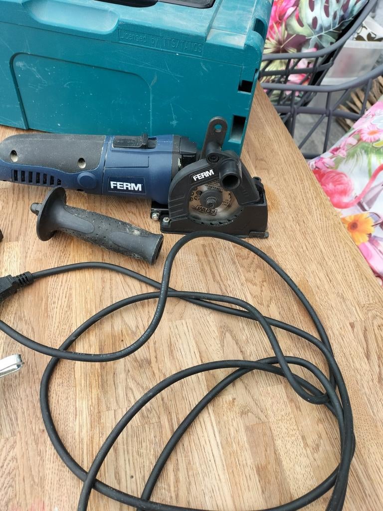 Mini invalzaag met geleiderail. Ferm, Ophalen, Zo goed als nieuw, Minder dan 600 watt, 30 tot 70 mm