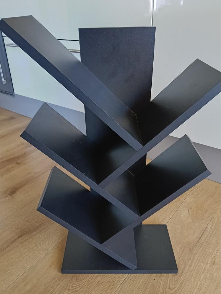 Boekenkast, zwart., Huis en Inrichting, Woonaccessoires | Cd- en Dvd-rekken, Ophalen, Zo goed als nieuw, Hout