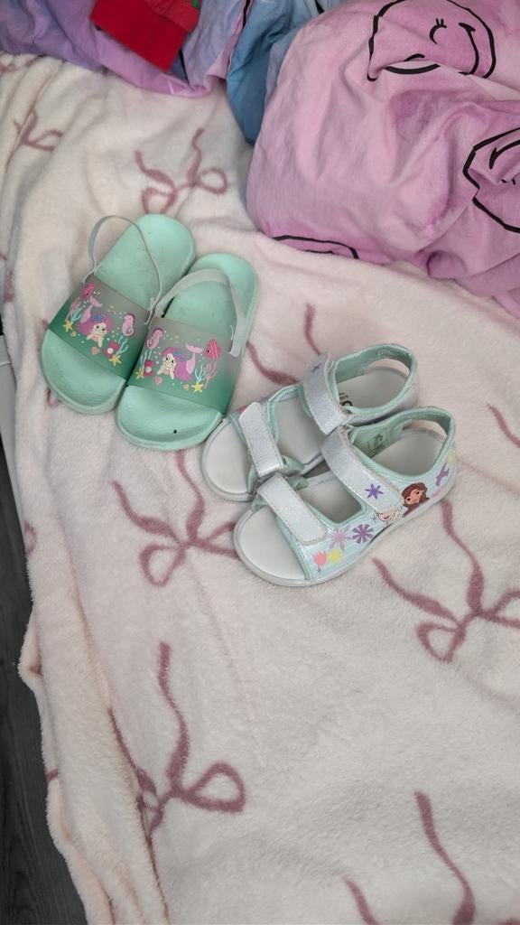 Frozen sandalen en zeemeermin slippers maat 27, Ophalen of Verzenden