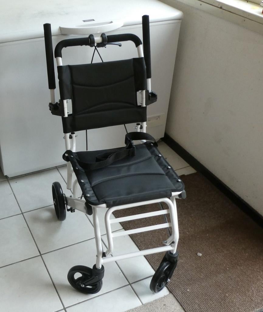 Rolstoel, duw rolstoel, zgan kinderen kinderrolstoel, Ophalen, Zo goed als nieuw, Duwrolstoel