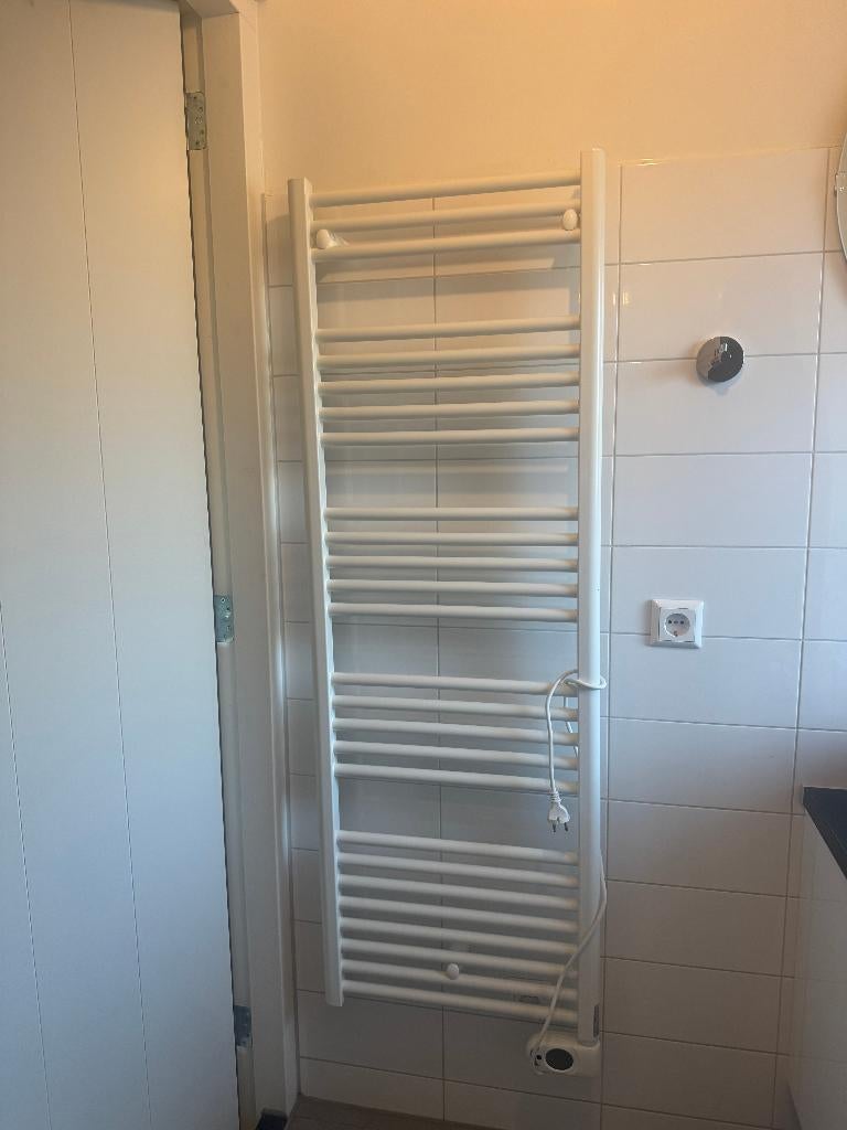 Douche Radiator, Doe-het-zelf en Verbouw, Verwarming en Radiatoren, Ophalen, 500 tot 800 watt, Radiator, Minder dan 60 cm
