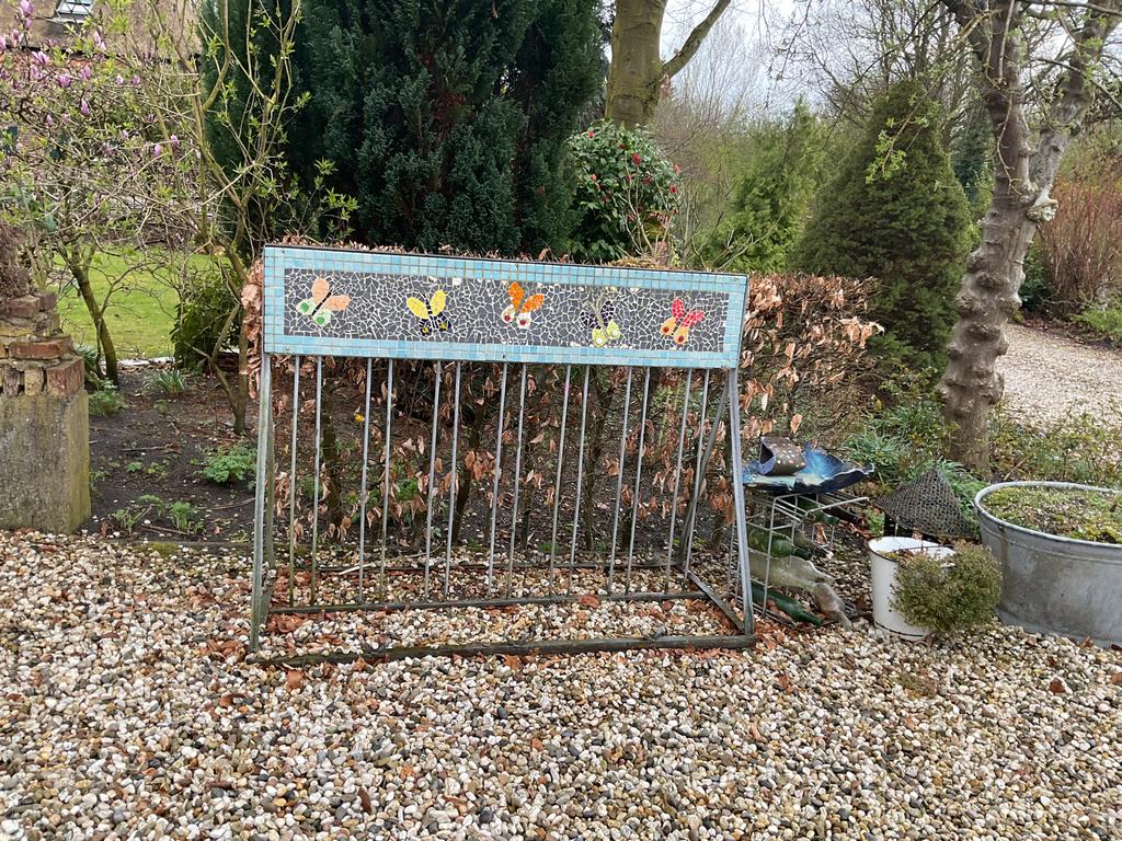 Fietsenrek met mozaïek  125 cm hoog 110cm breed, Fietsen en Brommers, Fietsaccessoires | Fietsenrekken, Ophalen of Verzenden, Gebruikt