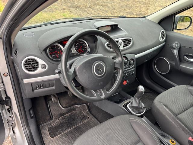 Renault Clio Estate 1.2 TCE Collection Airco Electric pakket, Voorwielaandrijving, 535 kg, Gebruikt, Zwart