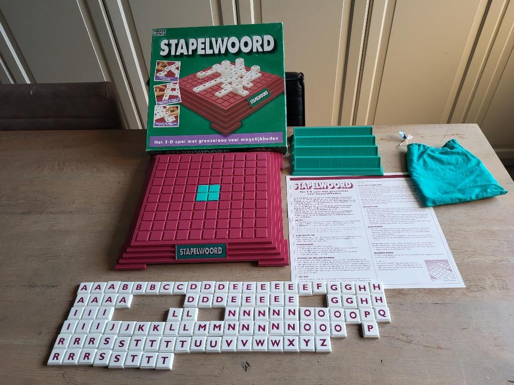 spel Stapelwoord, Hobby en Vrije tijd, Gezelschapsspellen | Bordspellen, Een of twee spelers, Ophalen of Verzenden, Zo goed als nieuw