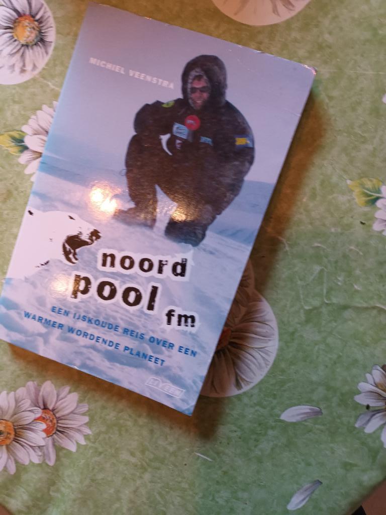 Noordpool fm Ijsland Spitsbergen klimaatverandering reisgids, Ophalen of Verzenden, Zo goed als nieuw, Michiel Veenstra, Europa