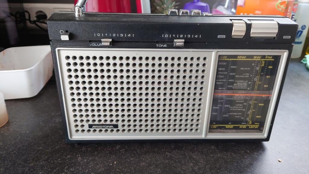 Aristona Draagbare Transistor Radio - Vintage Model, Audio, Tv en Foto, Ophalen of Verzenden, Gebruikt, Transistorradio