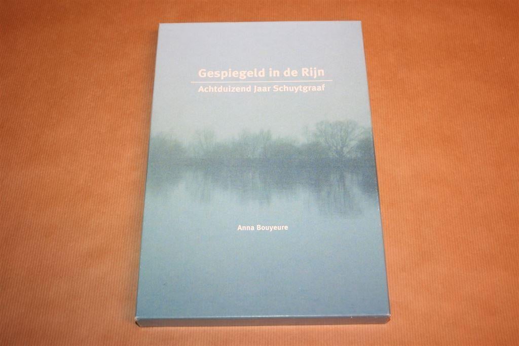Gespiegeld in de Rijn - Achtduizend jaar Schuytgraaf, Ophalen of Verzenden, Zo goed als nieuw