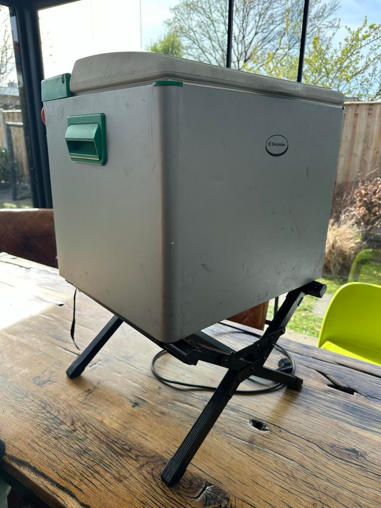 Electrolux koelbox met verhoger, Ophalen of Verzenden, Gebruikt, Koelbox, Elektrisch