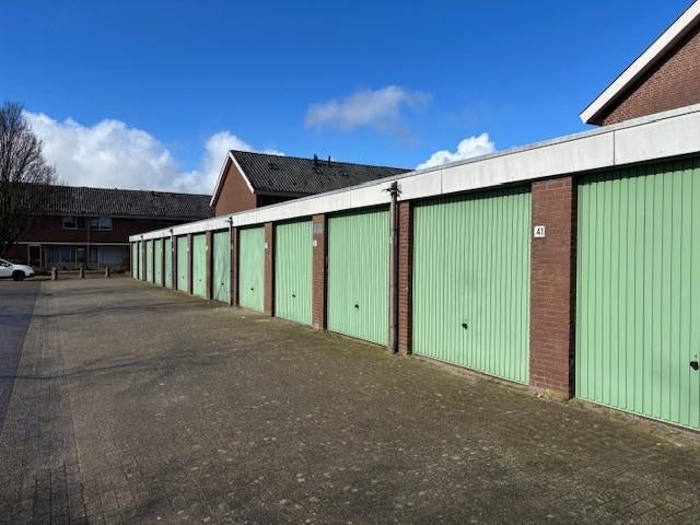 TE HUUR Grote garagebox met ELECTRA, Facet Vastgoed, Info@facetvastgoed.nl, 2723RM