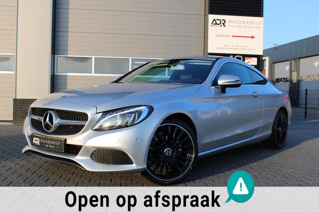 Mercedes-Benz C-klasse Coupé 180 Prestige AMG / Full Led /, Achterwielaandrijving, Gebruikt, 4 stoelen, Handgeschakeld
