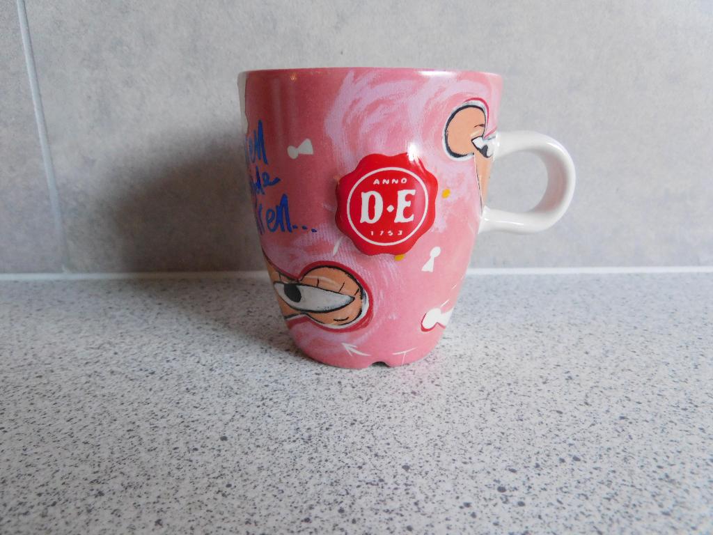 Senseo Mok Gluren bij de Buren Selwun Senatori Douwe Egberts, Ophalen of Verzenden, Zo goed als nieuw, Overige stijlen, Kop(pen) en/of Schotel(s)