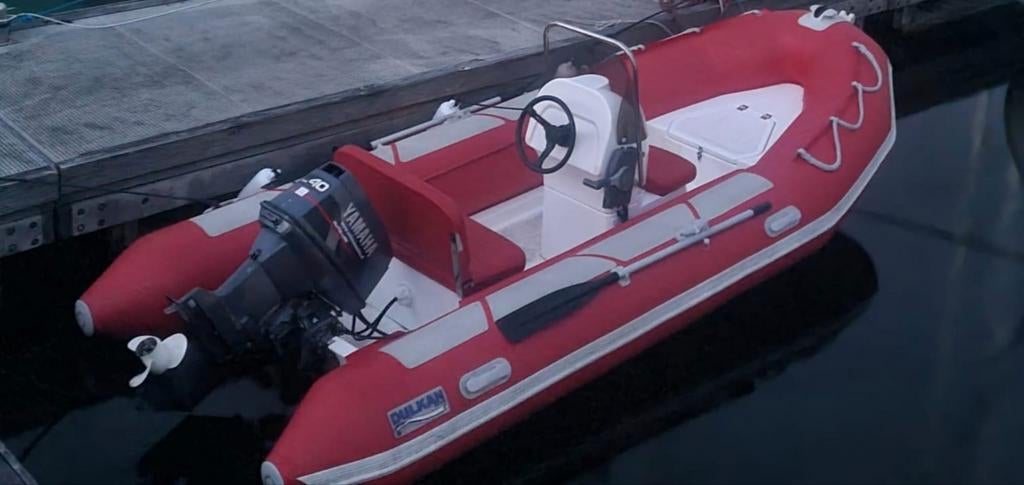 Dulkan rib 4.30 polyester v bodem ,Yamaha 40pk motor trailer, Zo goed als nieuw, Benzine, Minder dan 70 pk, Overige materialen