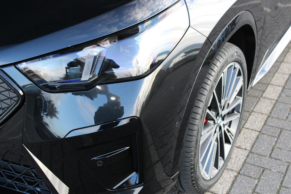 BMW iX2 eDrive20 High Executive M Sport / Trekhaak / Sportst, X2, Zwart, Zwart, Leder