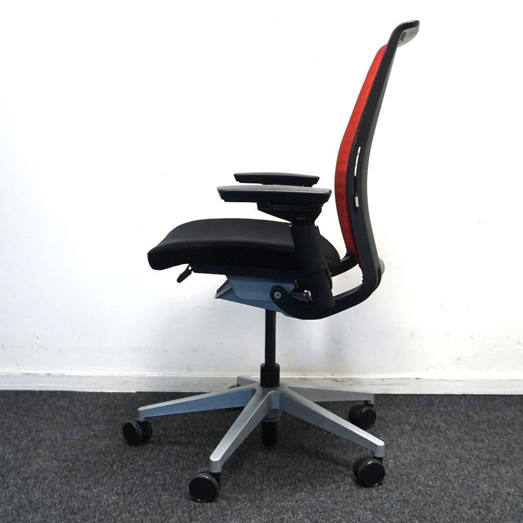 Steelcase Think V2 Bureaustoel | Ergonomisch | Rood / Zwart, Gebruikt, -, -, Ophalen of Verzenden
