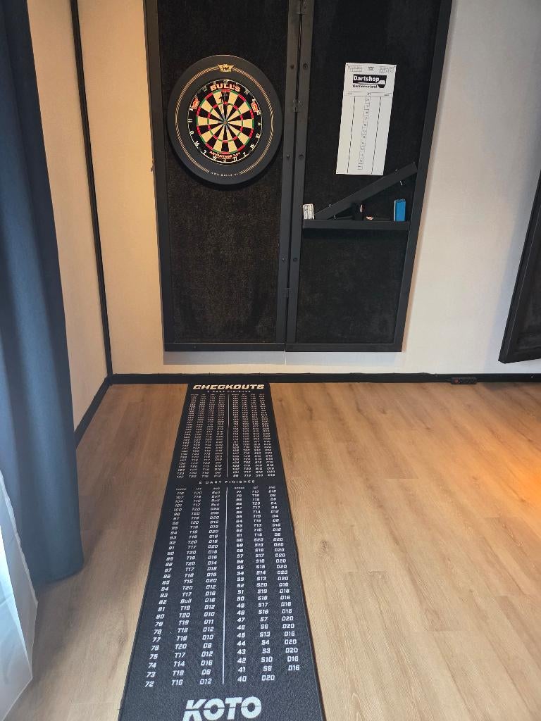 Dartbord Bull's Gold Advantage met Surround en mat, Ophalen, Zo goed als nieuw, Dartbord