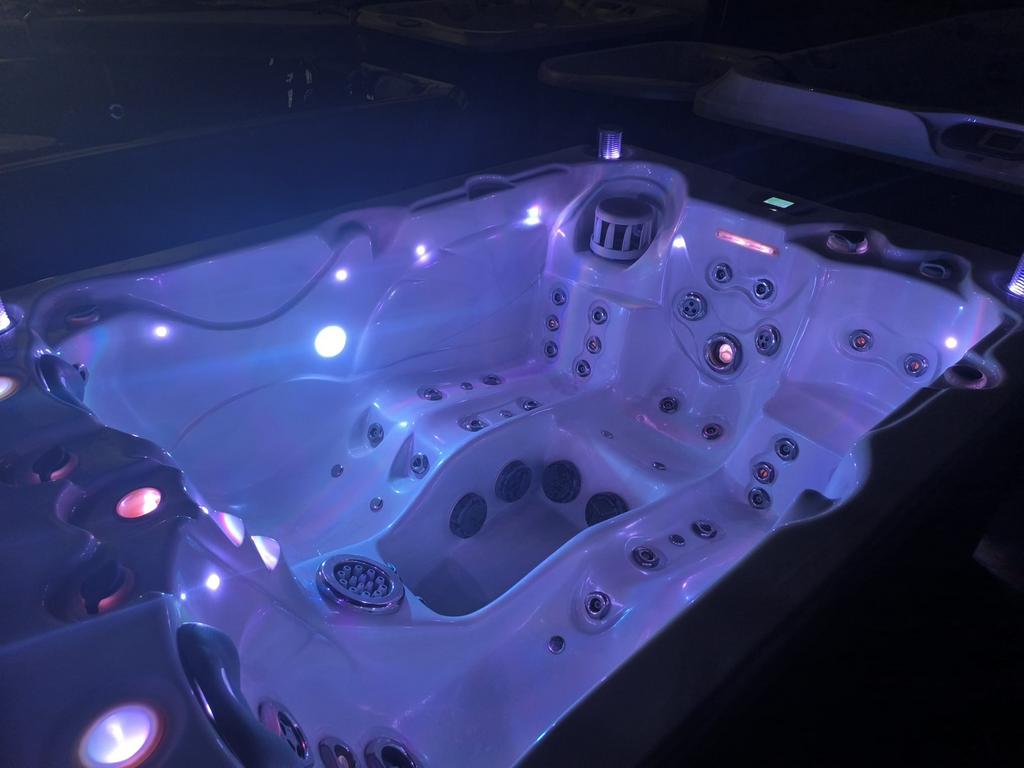 Fox spa jacuzzi, Ophalen of Verzenden, Zo goed als nieuw