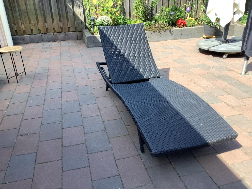 Luxe zonne ligbed, Ophalen, Zo goed als nieuw, Kunststof, Verstelbaar
