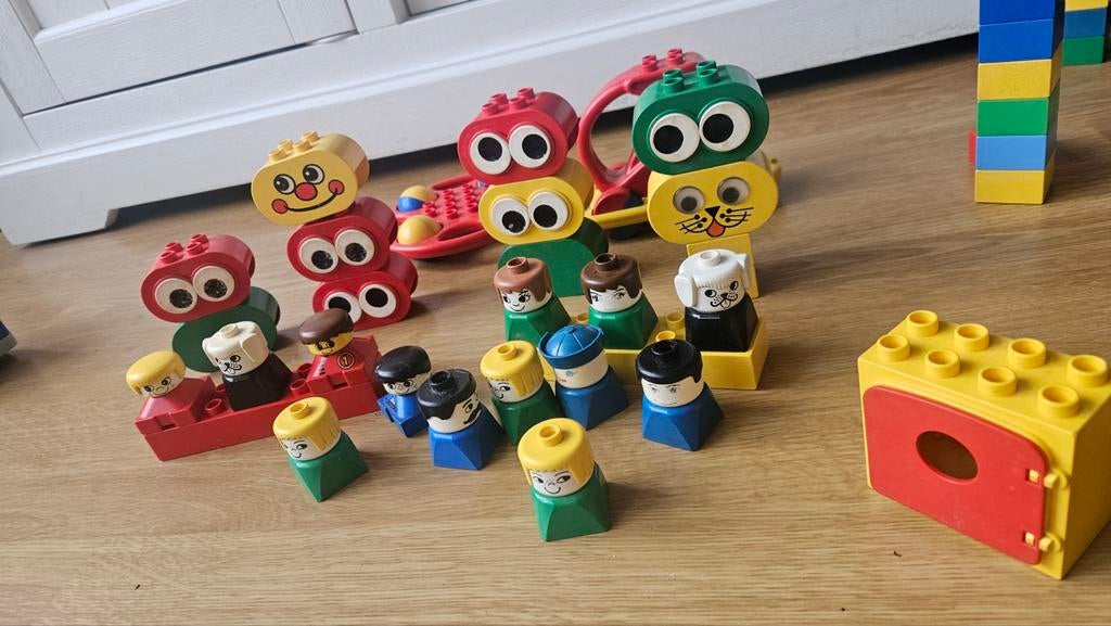 Heel veel duplo.  Old school new school, Kinderen en Baby's, Speelgoed | Duplo en Lego, Ophalen of Verzenden, Duplo