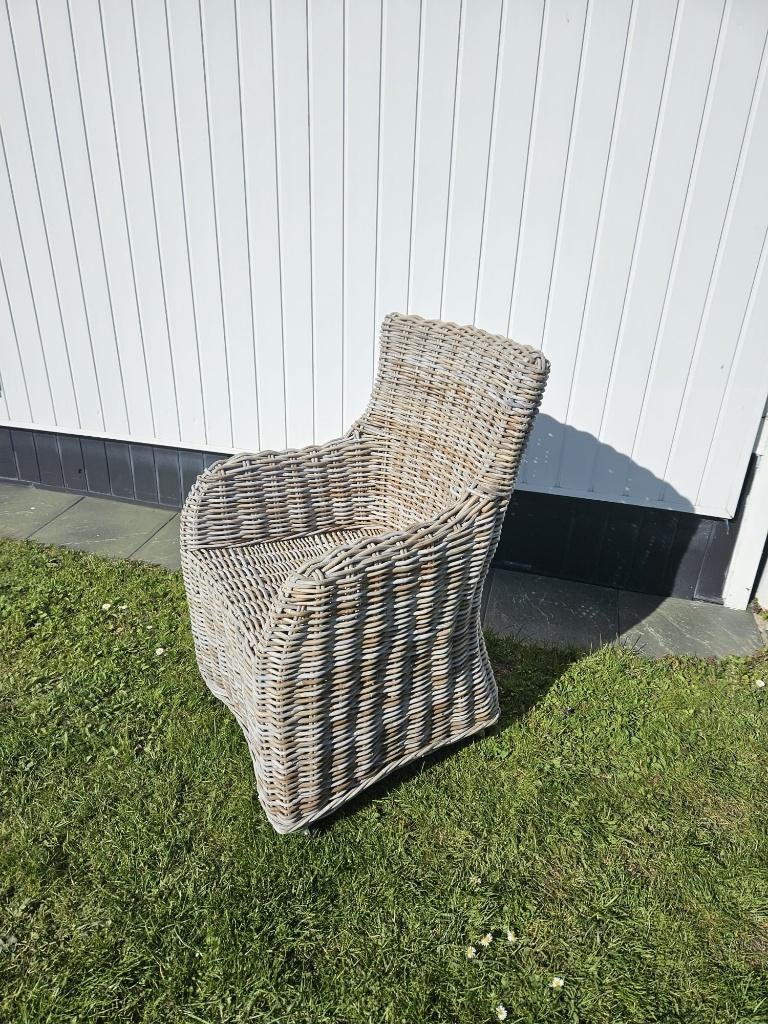 2x Rieten stoeltje en 1x poef. Regio Brielle, Huis en Inrichting, Stoelen, Gebruikt, Twee, Bruin, Riet of Rotan