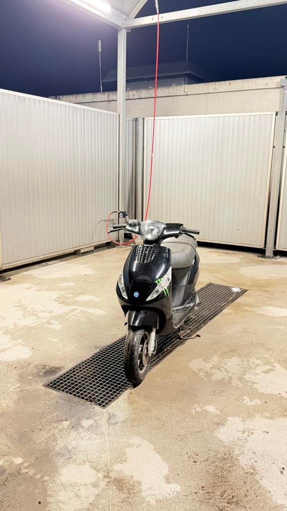 Piaggio Zip 2-takt 2017 Duits, Fietsen en Brommers, Scooters | Peugeot, Zo goed als nieuw, Overige modellen, Benzine, Ophalen of Verzenden